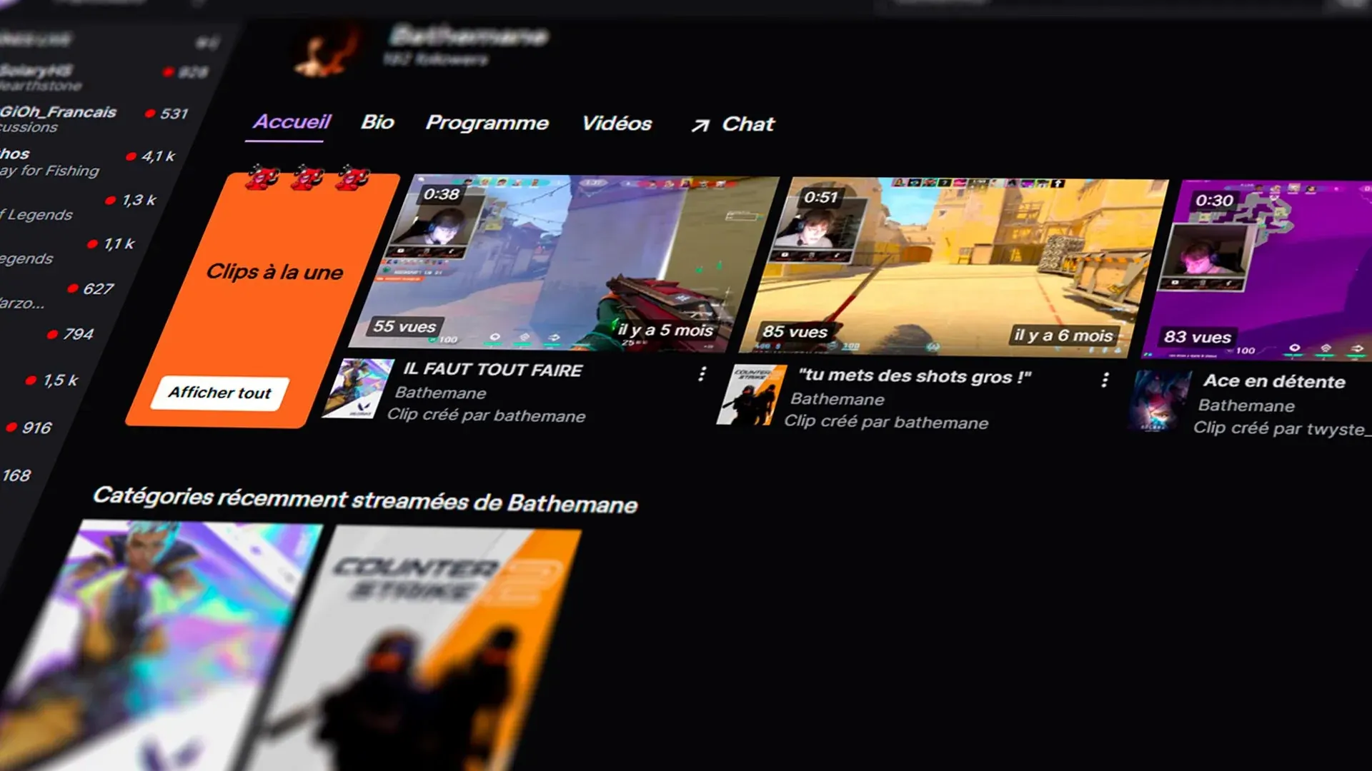 Capture d'écran d'une plateforme de streaming de jeux vidéo, présentant plusieurs vidéos de jeux, avec une section pour clips à la une, et des catégories récentes de streams de Bathemane.
