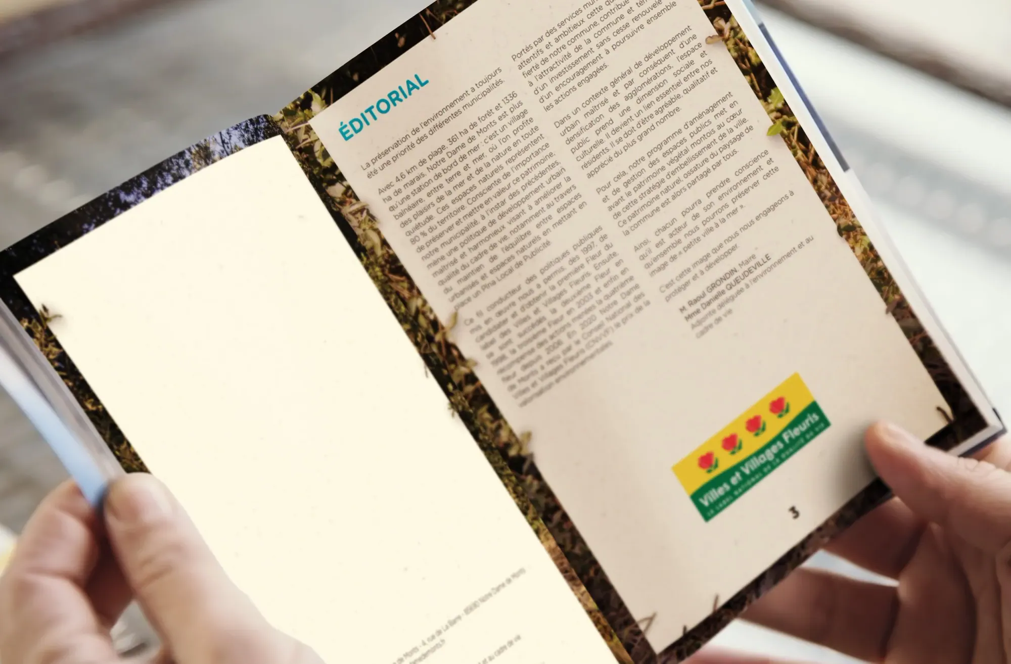 Page d'un magazine ou livret avec un titre 'ÉDITORIAL' et un badge 'Villes et Villages Fleuris' en bas à droite, contenu écrit en français.
